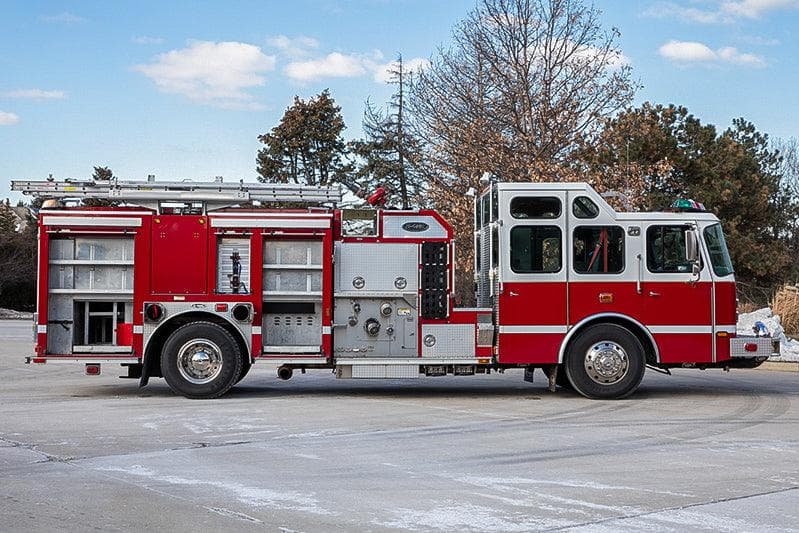 E-ONE Used Fire Truck Fire_Safety_USA 2004 E-One Cyclone Top Mount Pumper