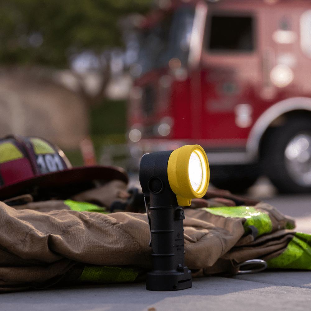FoxFury Flashlight Fire_Safety_USA Breakthrough® BTS Right Angle Light - Rechargeable