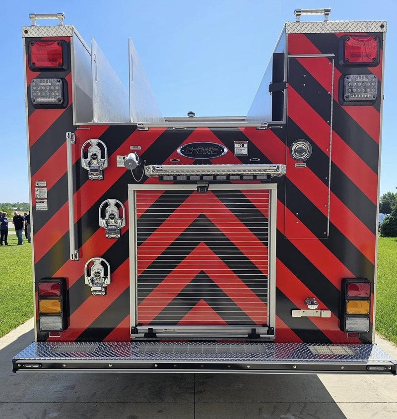 E-ONE Fire Truck Fire_Safety_USA E-One Typhoon Stainless Top Mount Pumper