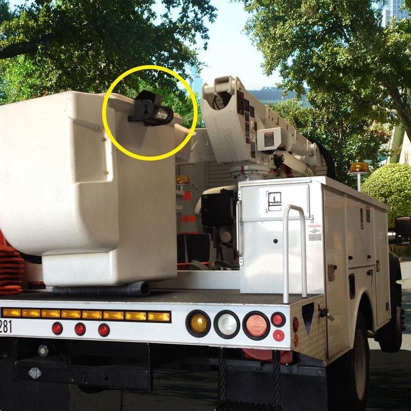 FoxFury Flashlight Fire_Safety_USA Nomad® NOW Utiliy Mount System