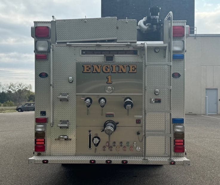 E-ONE Fire Truck Fire_Safety_USA Used 2008 Rosenbauer Rear Mount Pumper
