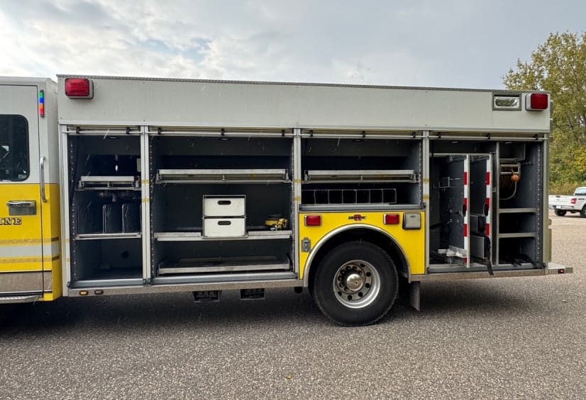 E-ONE Fire Truck Fire_Safety_USA Used 2008 Rosenbauer Rear Mount Pumper