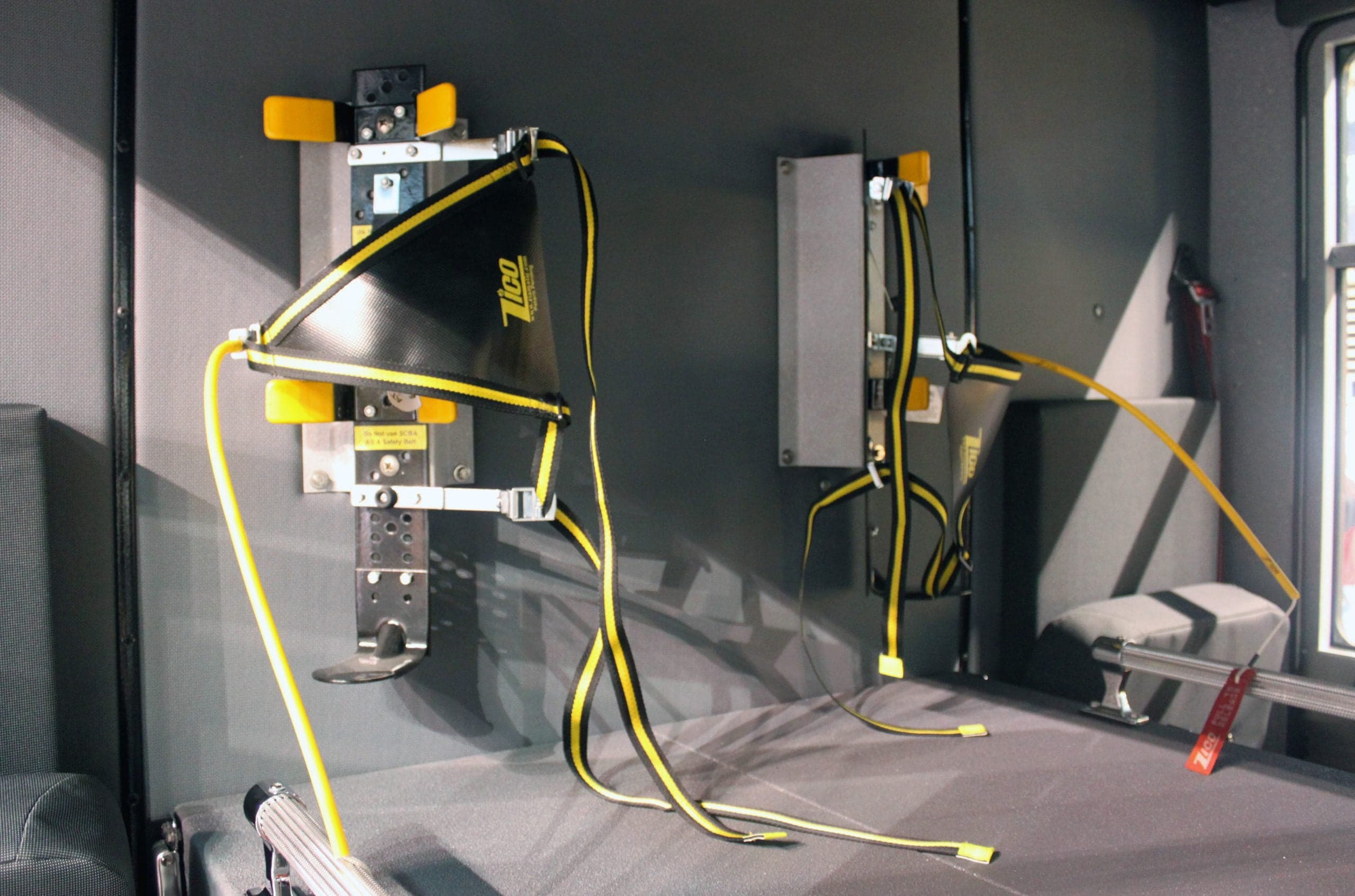 Ziamatic SCBA Brackets Fire_Safety_USA Ziamatic EZ-OUT SCBA Bracket