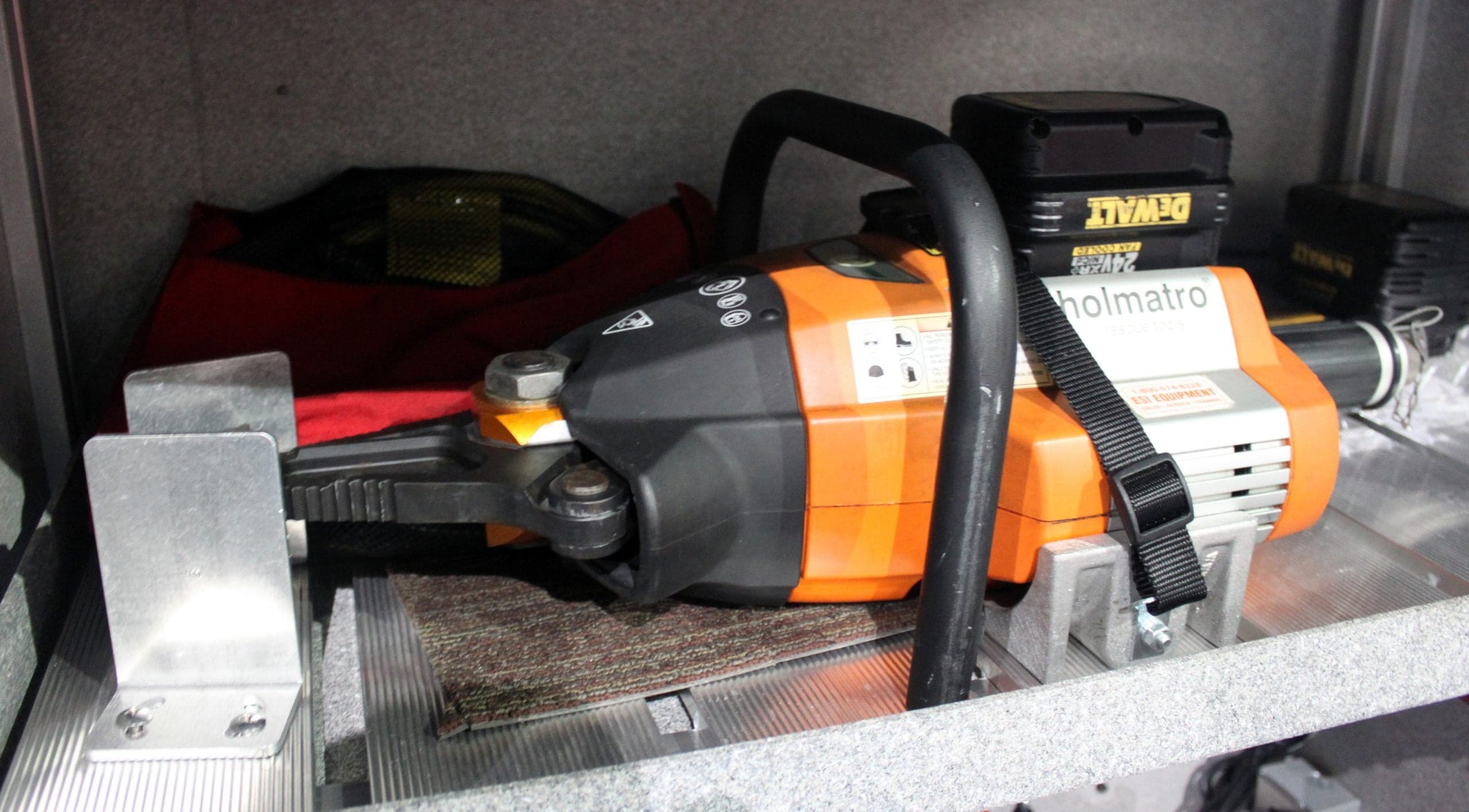 Ziamatic Extrication Fire_Safety_USA Ziamatic Horizontal Extrication Tool Holder with Strap