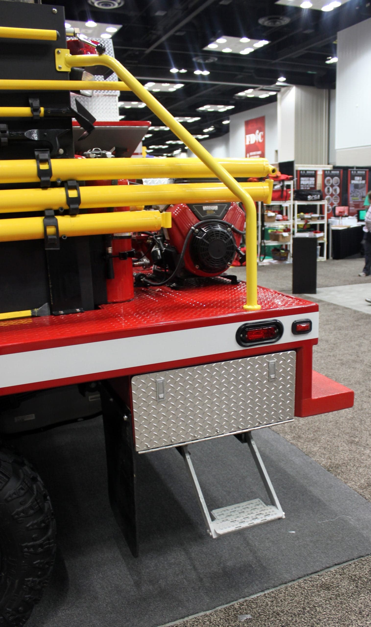 Ziamatic Apparatus Equipment Fire_Safety_USA Ziamatic Manual Pull-out Step
