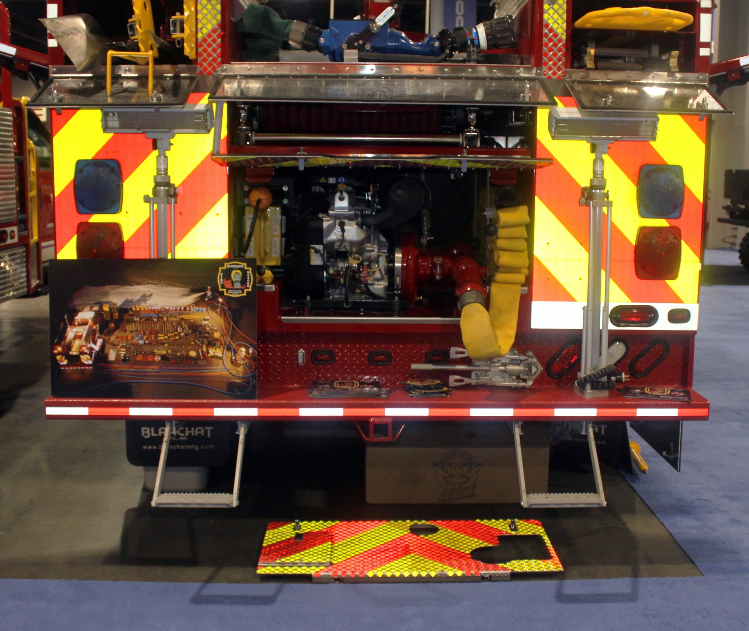 Ziamatic Apparatus Equipment Fire_Safety_USA Ziamatic Manual Pull-out Step