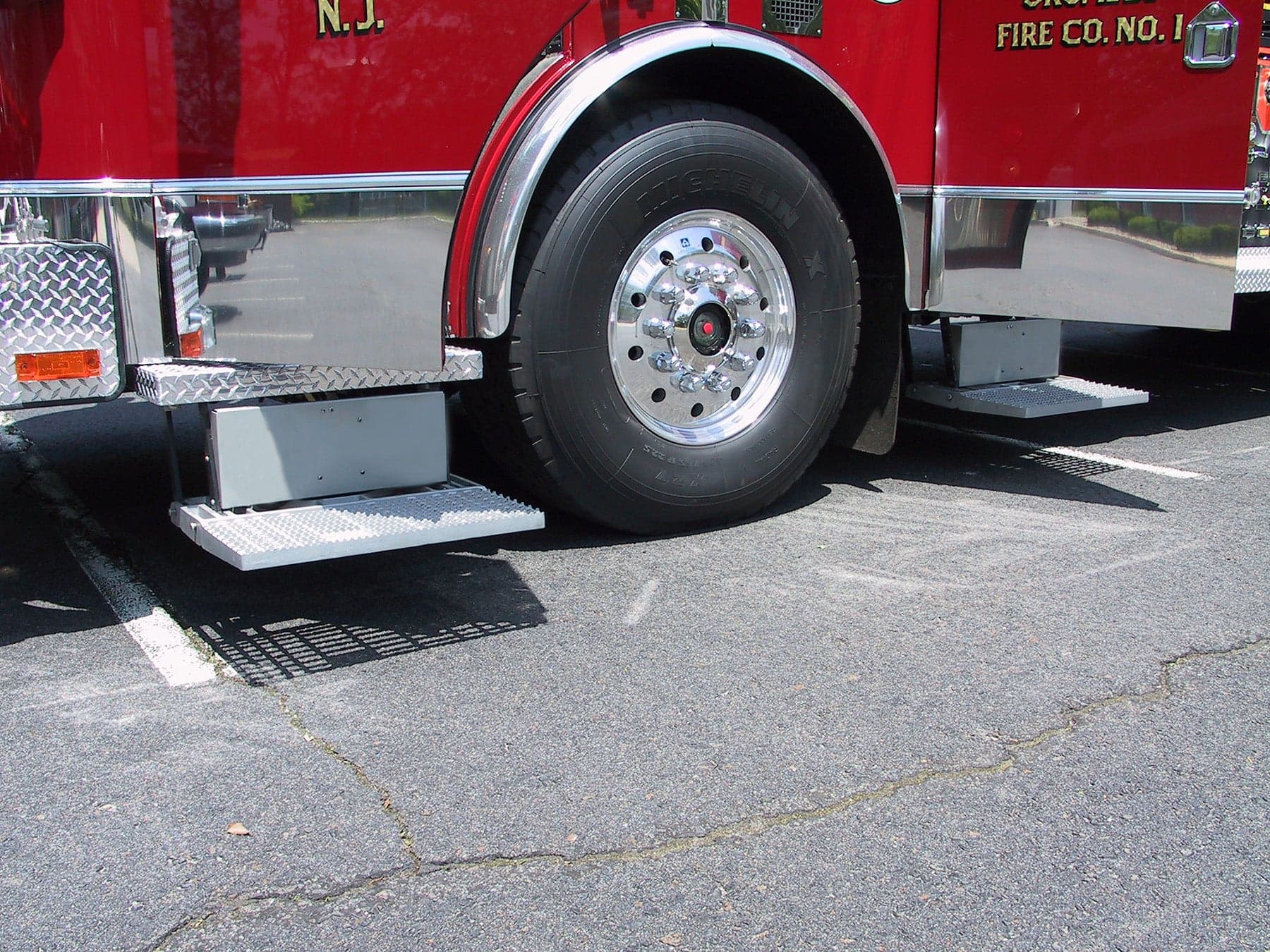 Ziamatic Apparatus Equipment Fire_Safety_USA Ziamatic Retractable Vehicle Step - 10-1/2" Drop
